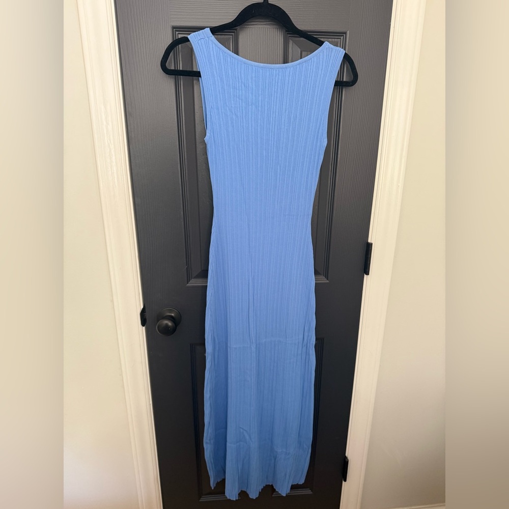 Billy J | Chic Sky Blue Sleeveless Ribbed Midi Dress w/ Scoop Back